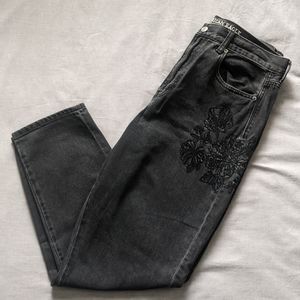 American Eagle Black Embroidered Mom Jeans Size 12